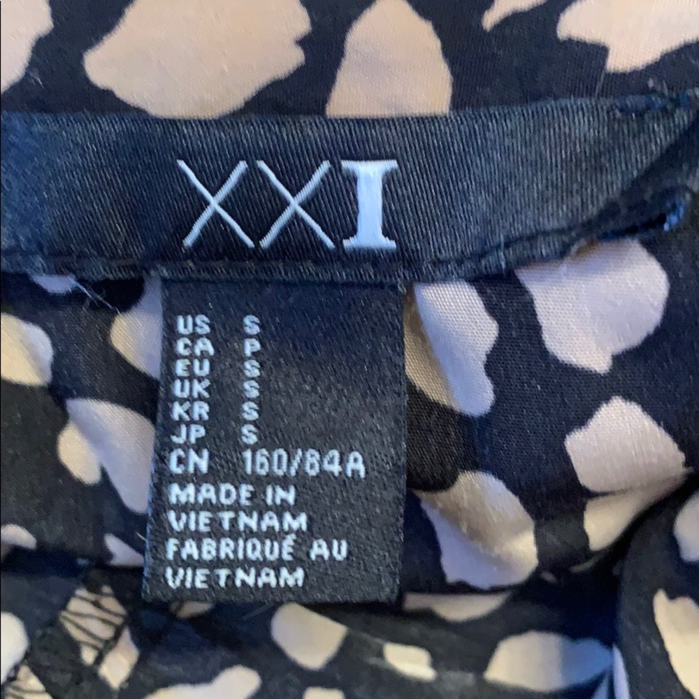 XXI Black and Tan Sleeveless Button Tie Neck SZ S - Picture 6 of 6